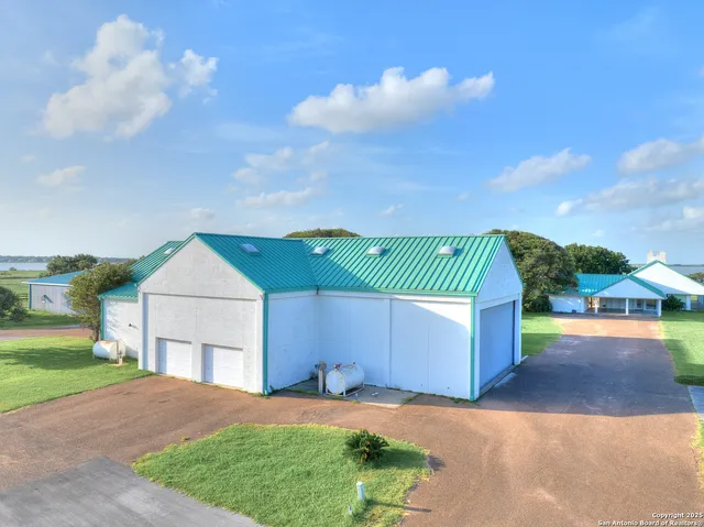 $2,655,000 | 1005 Shoreline Lane, Port Lavaca, TX 77979