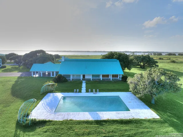 $2,655,000 | 1005 Shoreline Lane, Port Lavaca, TX 77979