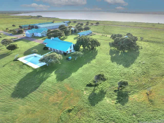 $2,655,000 | 1005 Shoreline Lane, Port Lavaca, TX 77979