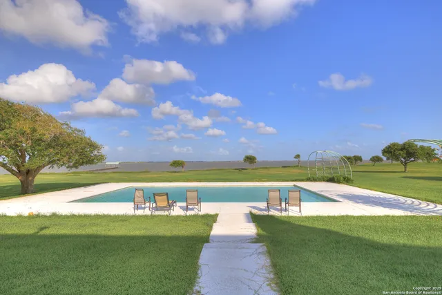 $2,655,000 | 1005 Shoreline Lane, Port Lavaca, TX 77979