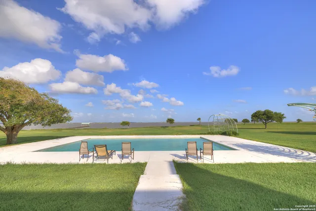 $2,655,000 | 1005 Shoreline Lane, Port Lavaca, TX 77979