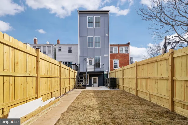 $2,900 | 750 19th Street Northeast, Unit 3, Washington, DC 20002