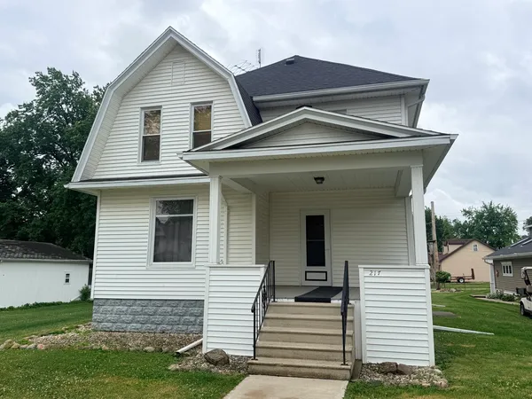 $169,900 | 217 West Chestnut Street, Compton, IL 61318