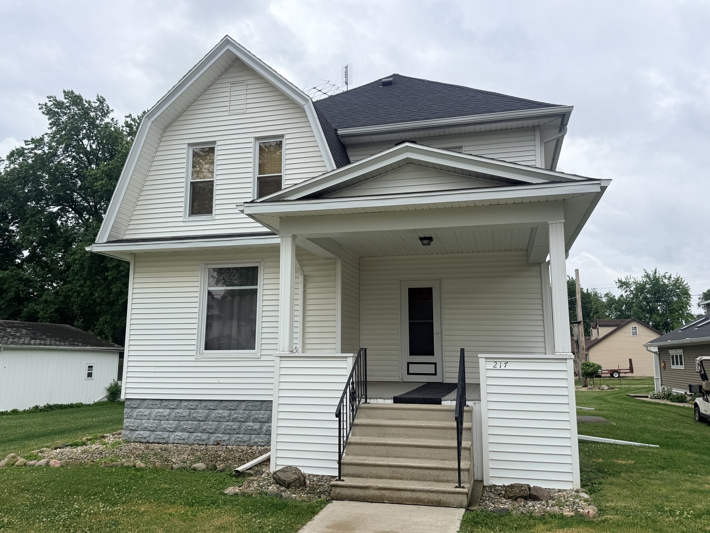 217 West Chestnut Street Compton, IL 61318 - Photo 1 of 43