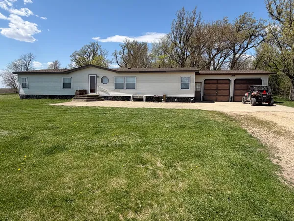 $275,000 | 1734 40th Street, Fairmont, MN 56031