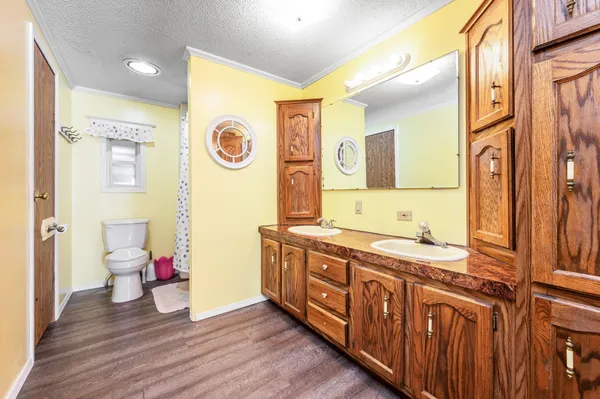 $275,000 | 1734 40th Street, Fairmont, MN 56031