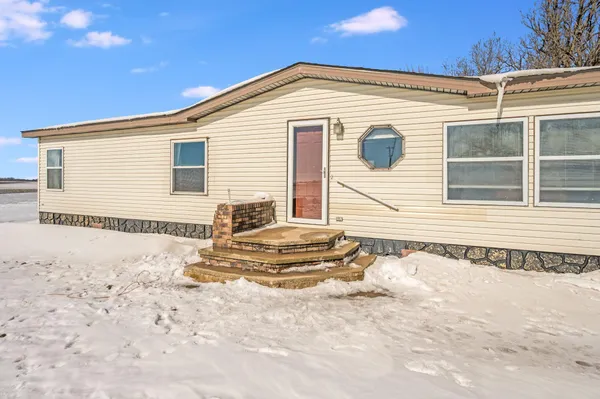 $275,000 | 1734 40th Street, Fairmont, MN 56031