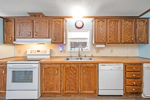 $275,000 | 1734 40th Street, Fairmont, MN 56031