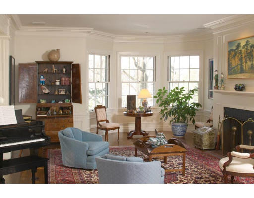 85 Essex Road Newton, MA 02467 - Photo 2 of 9