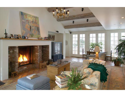 85 Essex Road Newton, MA 02467 - Photo 3 of 9