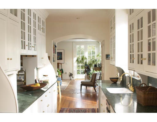 85 Essex Road Newton, MA 02467 - Photo 7 of 9