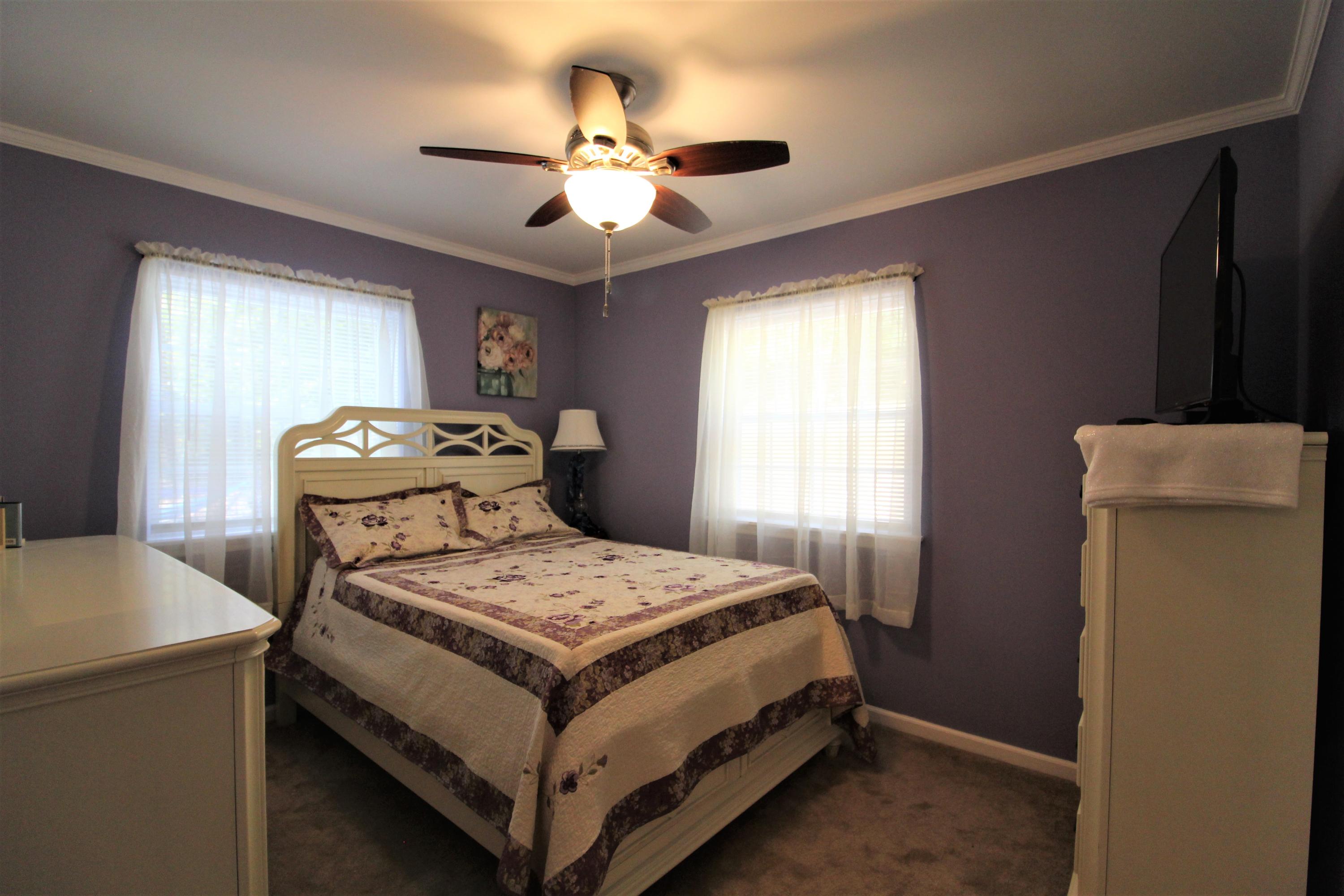 319 West Faunce Road Oak Ridge, TN 37830 - Photo 25 of 32 Larger bedroom