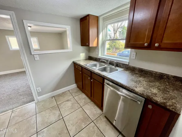 $498,000 | 2412-14 Bradley Street, Bristol, VA 24201