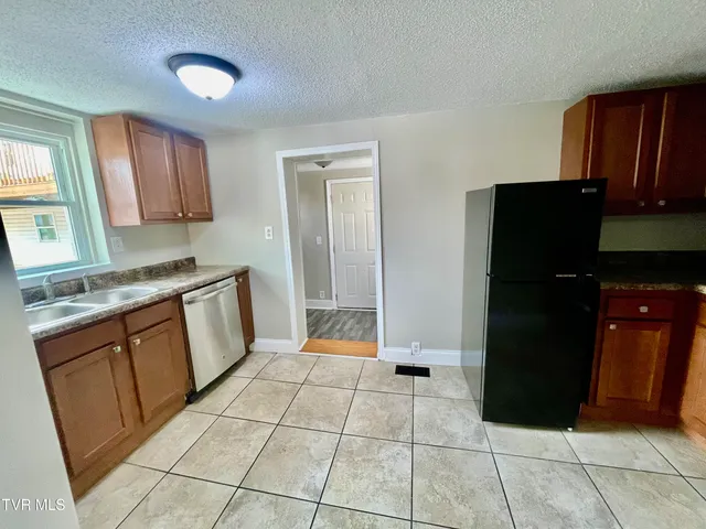 $499,000 | 2412-14 Bradley Street, Bristol, VA 24201