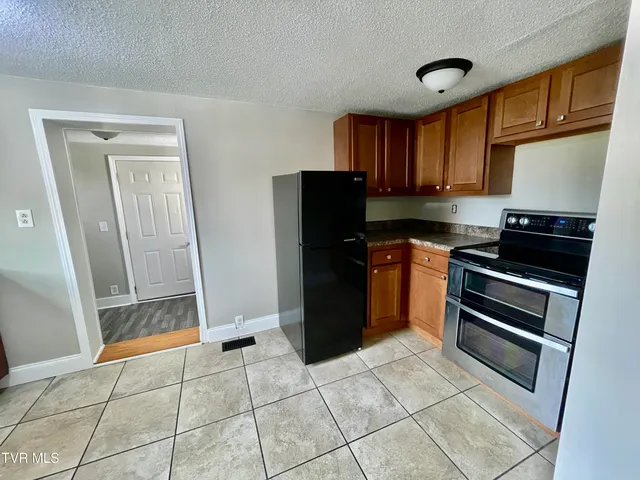 $499,000 | 2412-14 Bradley Street, Bristol, VA 24201