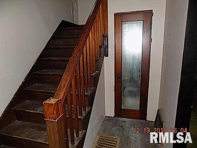420 North 3rd Street Clinton, IA 52732 - Photo 6 of 13 Gallery Image 6