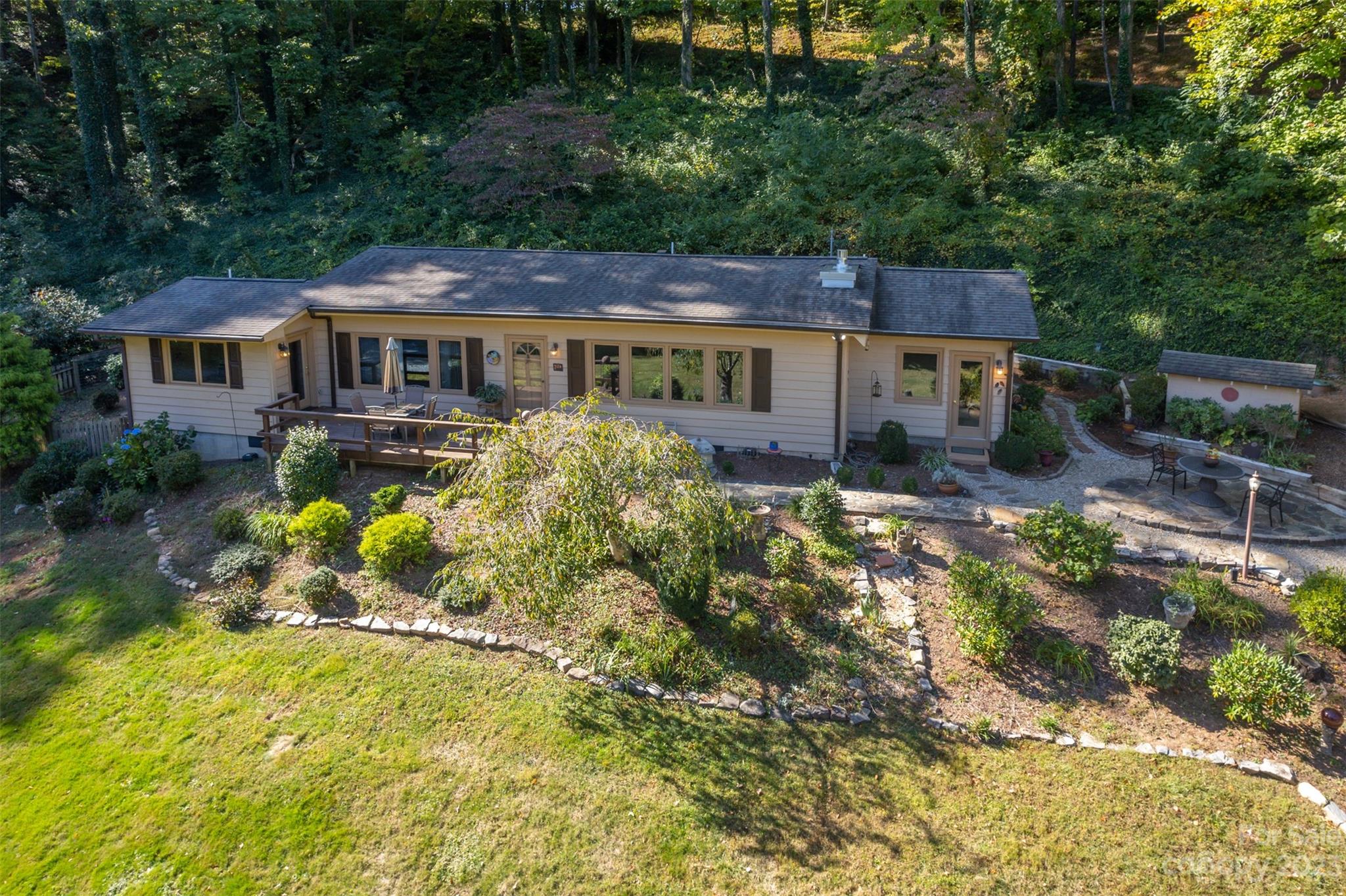 137 Judge Road Tryon, NC 28782 - Photo 3 of 48 Gallery Image 3