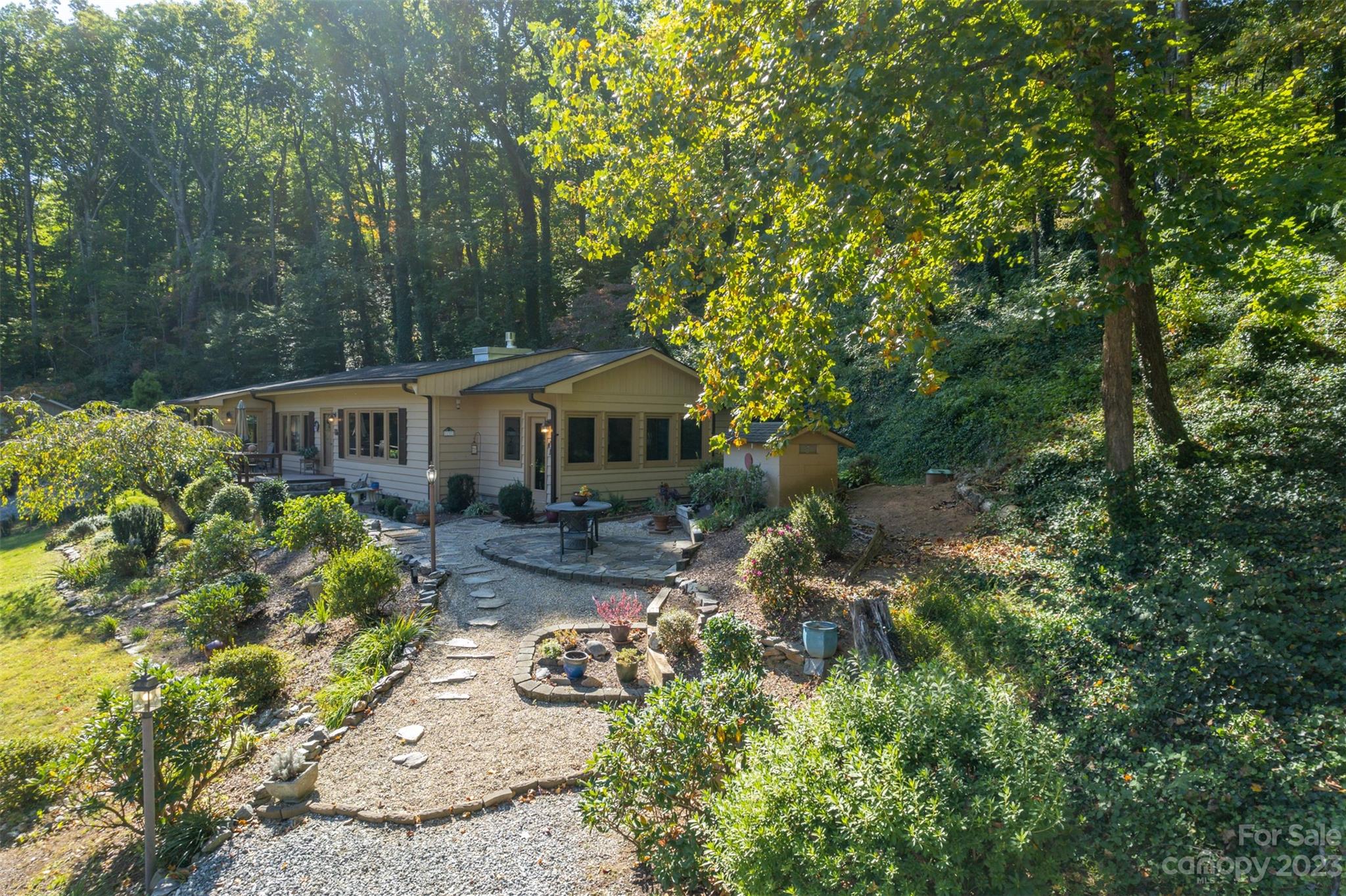 137 Judge Road Tryon, NC 28782 - Photo 6 of 48 Gallery Image 6