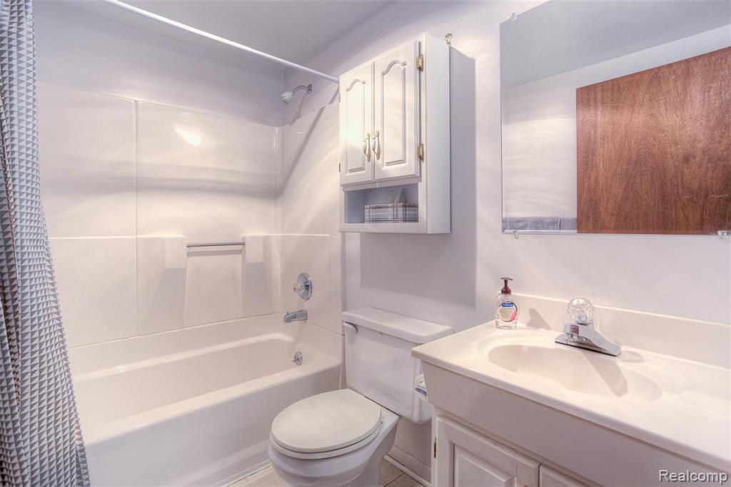 35115 West 13 Mile Road Farmington Hills, MI 48331 - Photo 46 of 50