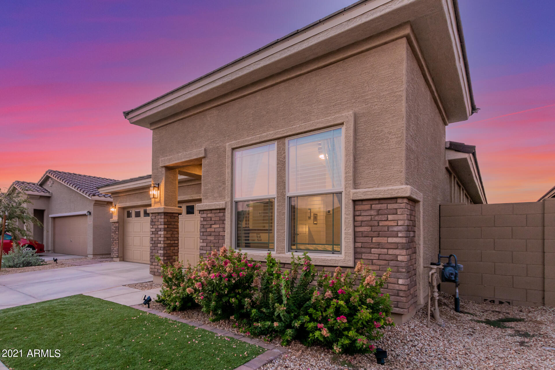 2834 West Apollo Road Phoenix, AZ 85041 - Photo 2 of 44 02 - Apollo