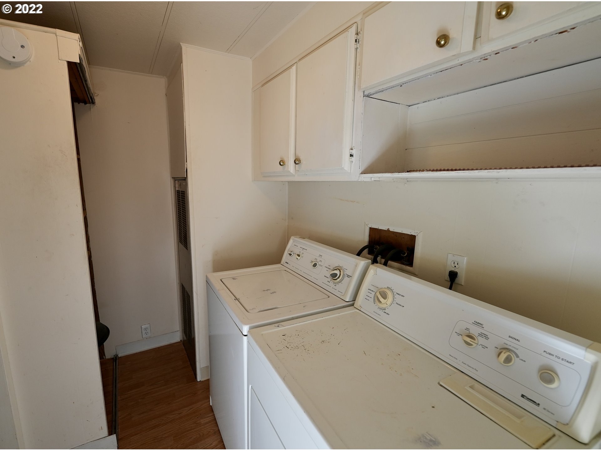 3530 Game Farm Road, Unit 11 Springfield, OR 97477 - Photo 14 of 27 a utility room with dryer and washer