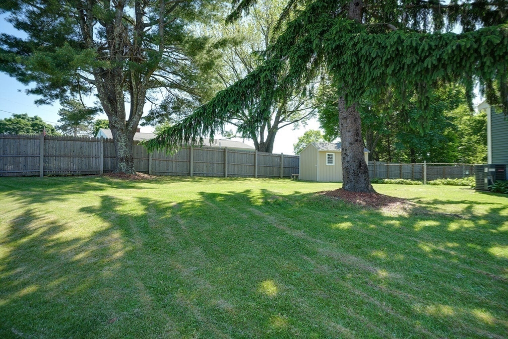47 Robin Hood Road Marlborough, MA 01752 - Photo 25 of 28 Gallery Image 25
