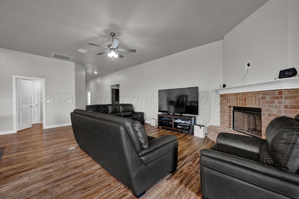 1639 Wesleyan Street Amarillo, TX 79118 - Photo 4 of 24 living room 1