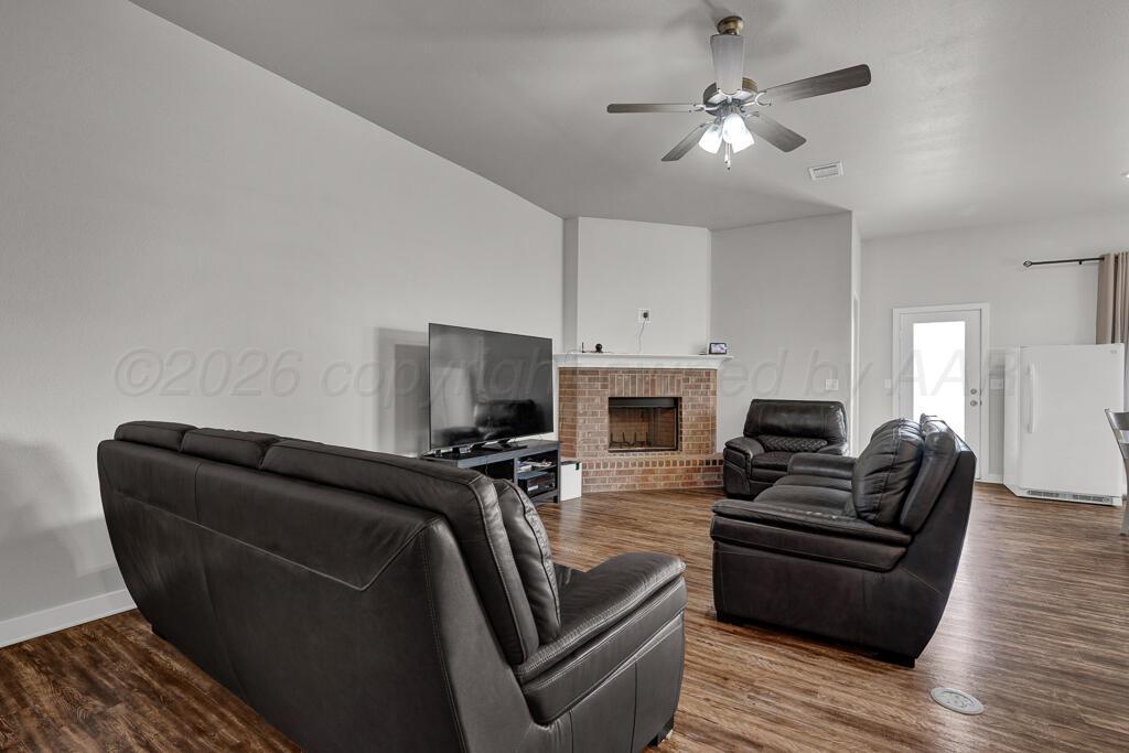 1639 Wesleyan Street Amarillo, TX 79118 - Photo 5 of 24 living room 2