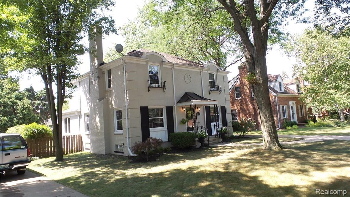 879 Hampton Road Grosse Pointe, MI 48236 - Photo 43 of 44 20160808_123158.jpg