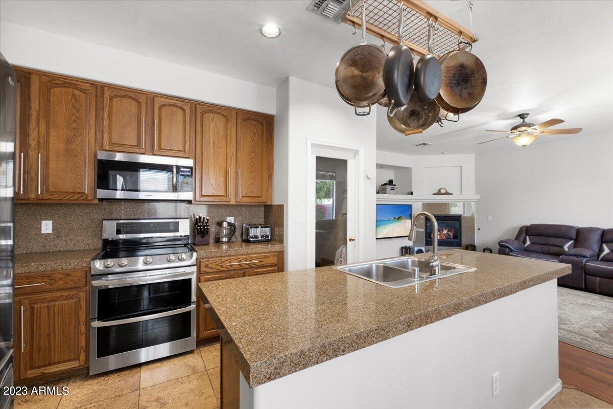 6609 West Rowel Road Phoenix, AZ 85083 - Photo 17 of 27 13-Kitchen