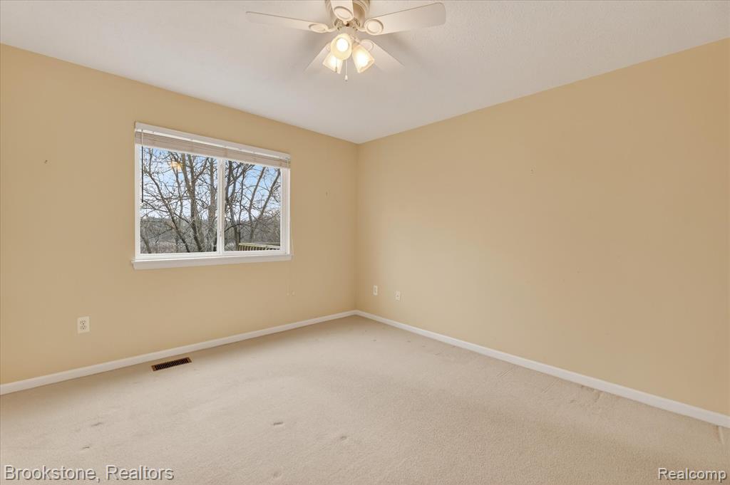986 Spirea, Unit 44 Howell, MI 48843 - Photo 31 of 49