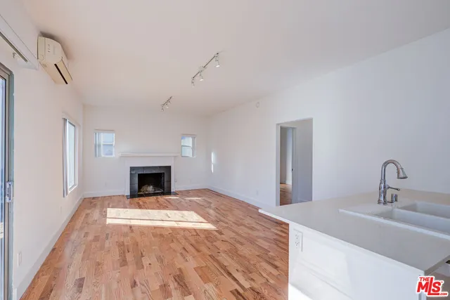 $3,595 | 3216 Bellevue Avenue, Los Angeles, CA 90026