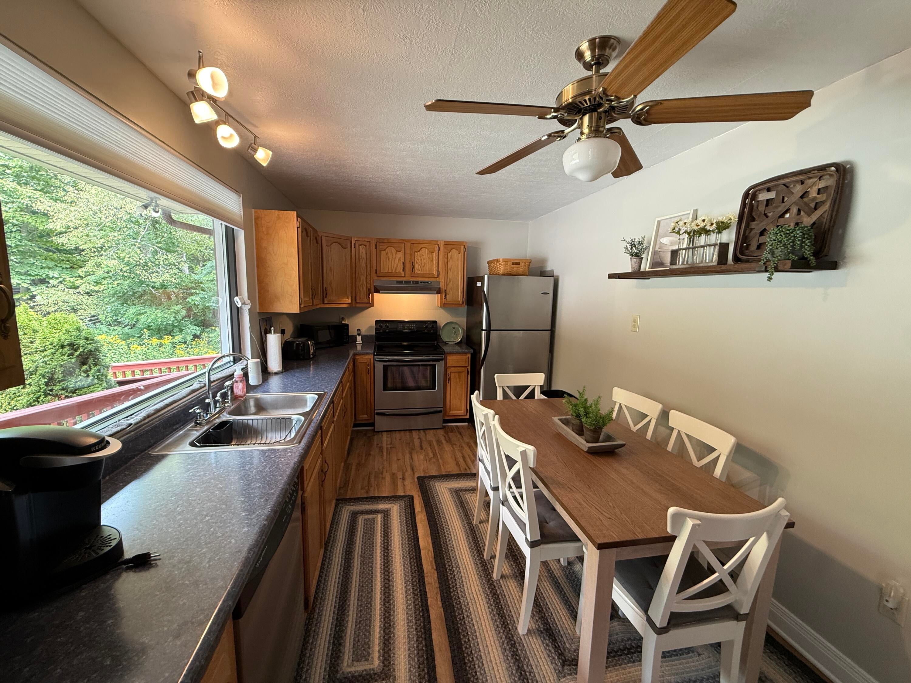 14668 Cass Road Cass, WV 24927 - Photo 4 of 18 Gallery Image 4