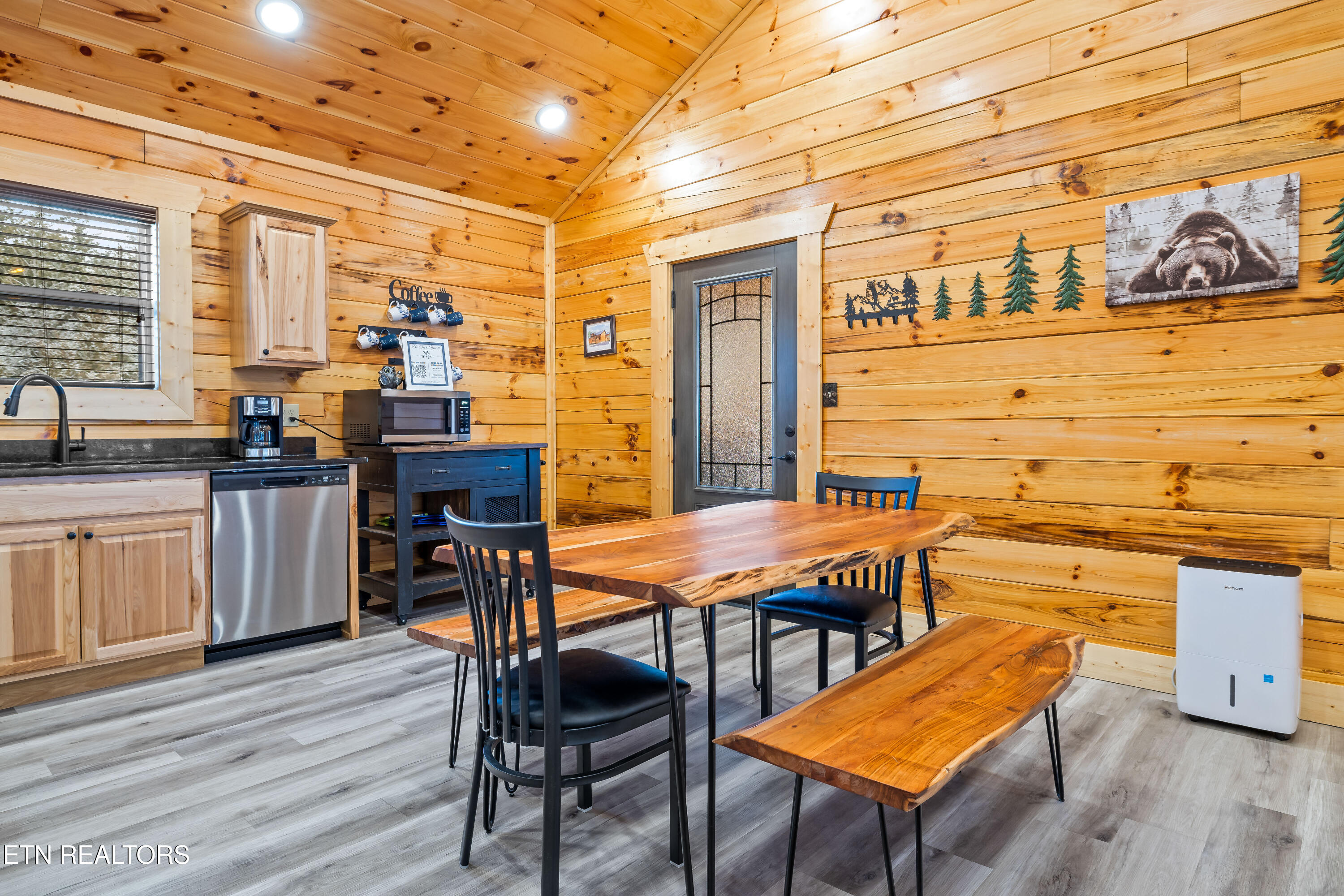 1069 Timberlake Circle Sevierville, TN 37876 - Photo 15 of 43 1069 Timberlake Cir-6