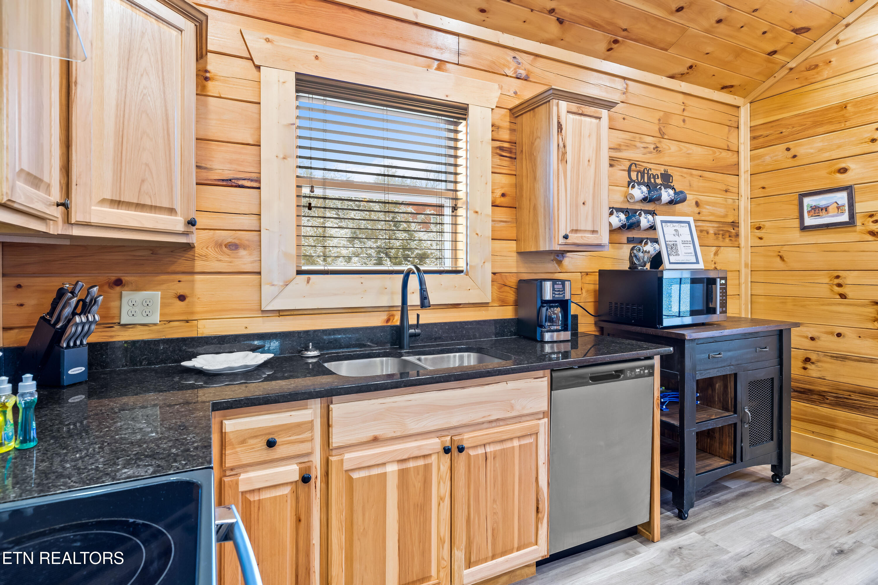 1069 Timberlake Circle Sevierville, TN 37876 - Photo 19 of 43 1069 Timberlake Cir-12