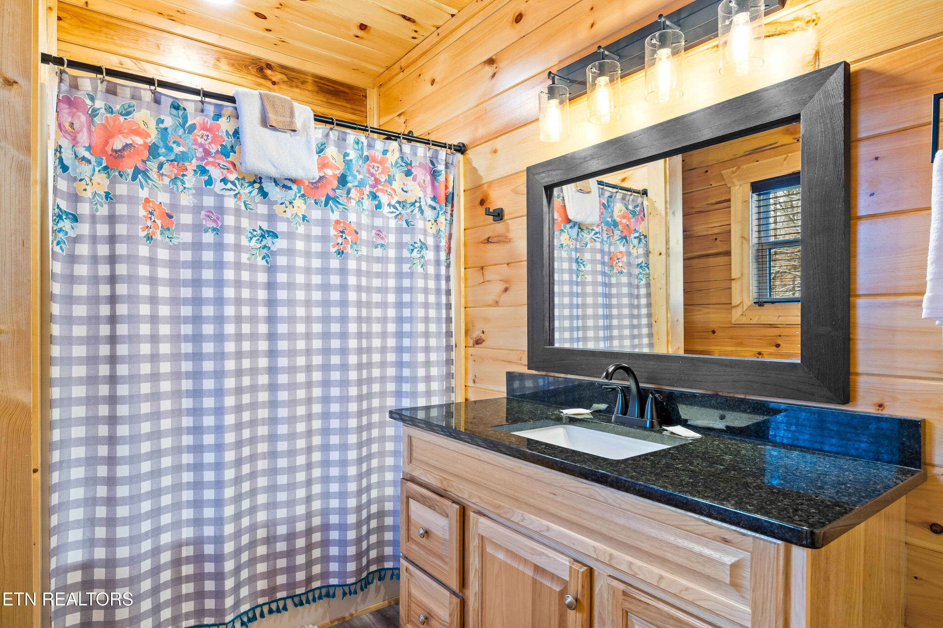 1069 Timberlake Circle Sevierville, TN 37876 - Photo 32 of 43 1069 Timberlake Cir-19