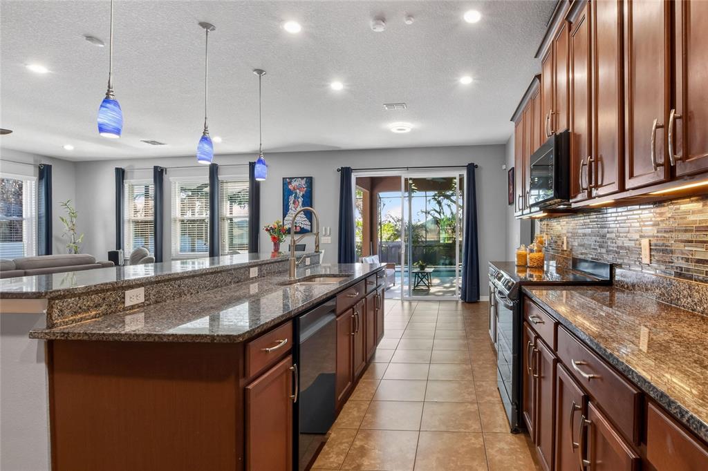 232 Magneta Loop Auburndale, FL 33823 - Photo 4 of 80
