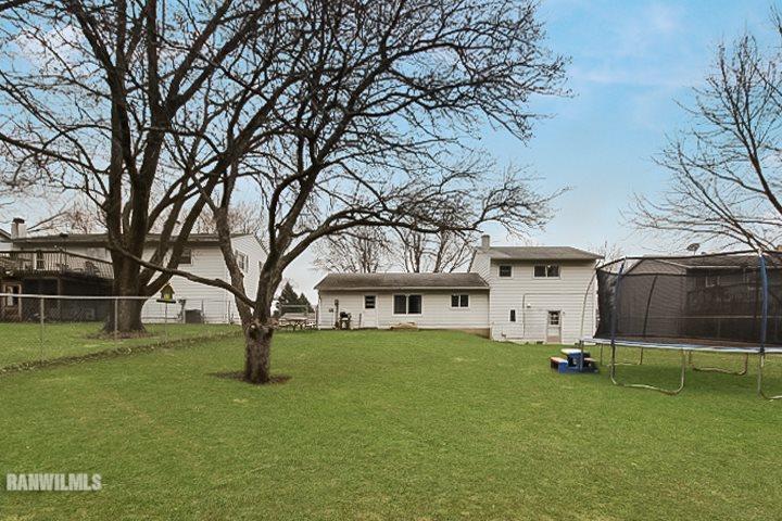 1837 West Middlebury Road Freeport, IL 61032 - Photo 2 of 20 Gallery Image 2