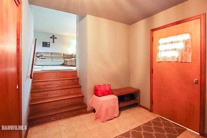 1837 West Middlebury Road Freeport, IL 61032 - Photo 3 of 20 Gallery Image 3