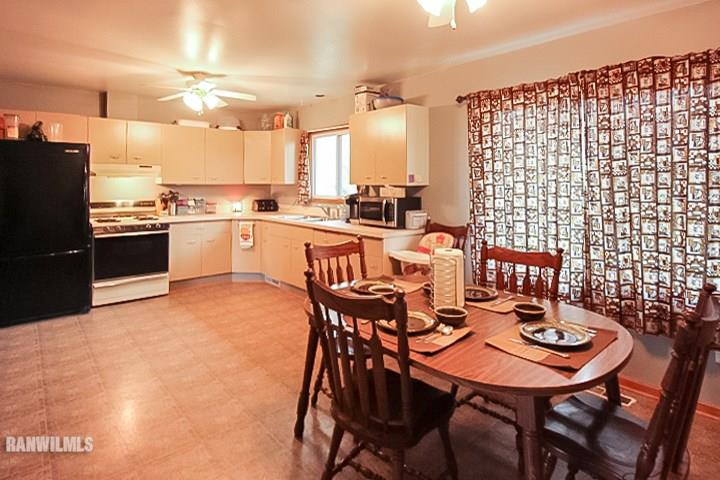 1837 West Middlebury Road Freeport, IL 61032 - Photo 4 of 20 Gallery Image 4