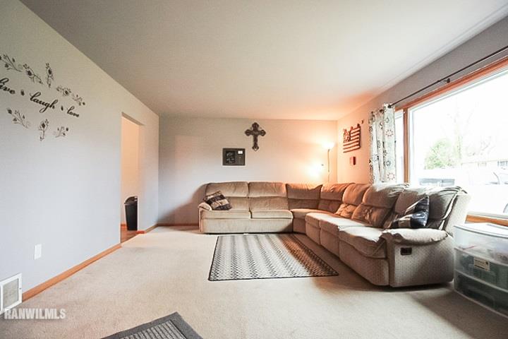 1837 West Middlebury Road Freeport, IL 61032 - Photo 10 of 20 Gallery Image 10