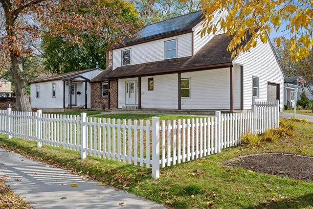 $799,000 | 16 Lakewood Parkway, Burlington, VT 05408