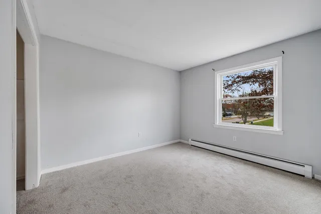 $799,000 | 16 Lakewood Parkway, Burlington, VT 05408