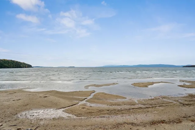 $799,000 | 16 Lakewood Parkway, Burlington, VT 05408