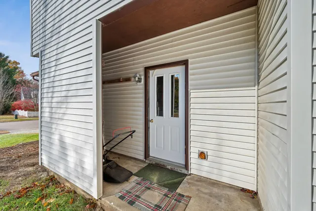 $799,000 | 16 Lakewood Parkway, Burlington, VT 05408