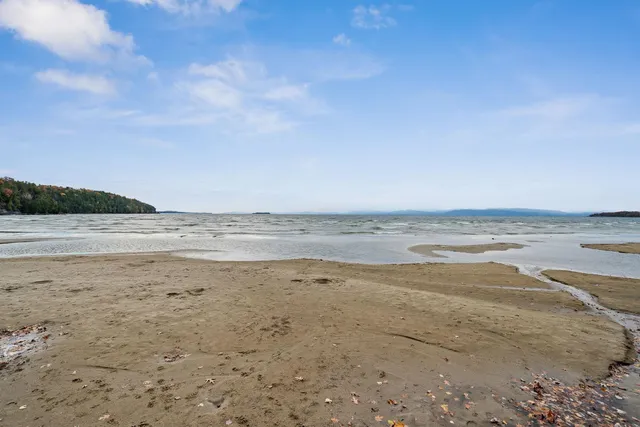 $729,000 | 16 Lakewood Parkway, Burlington, VT 05408