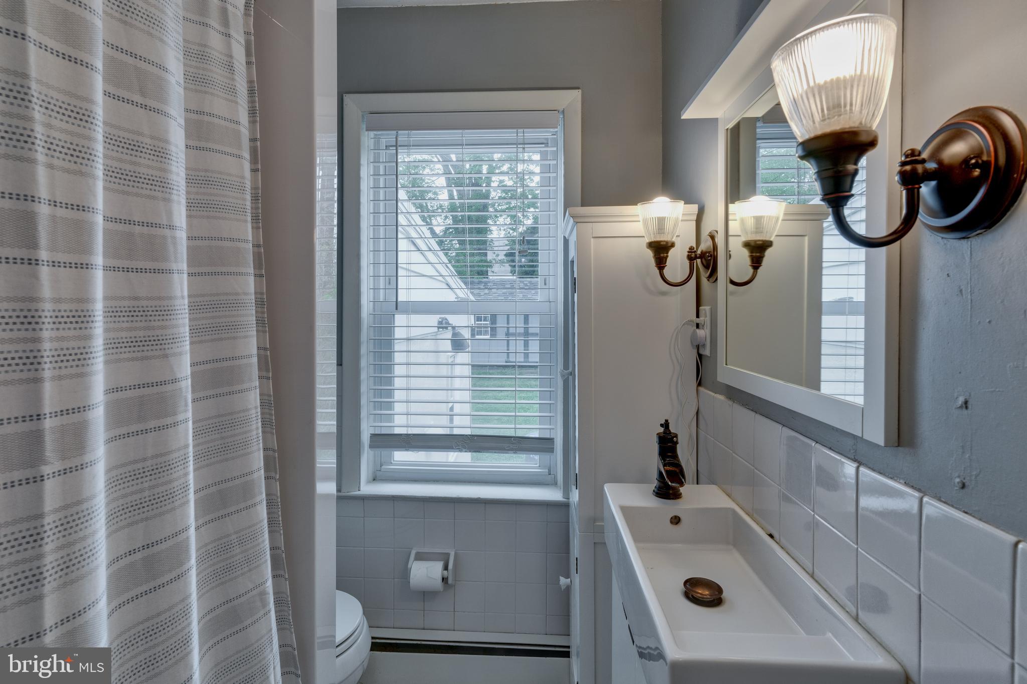 8614 Sagamore Road Philadelphia, PA 19128 - Photo 12 of 20