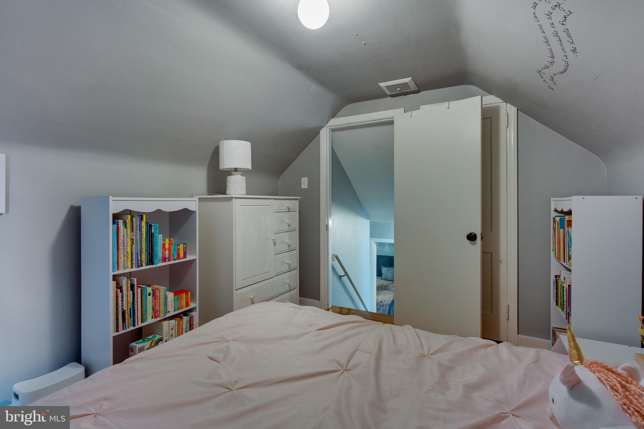 8614 Sagamore Road Philadelphia, PA 19128 - Photo 14 of 20