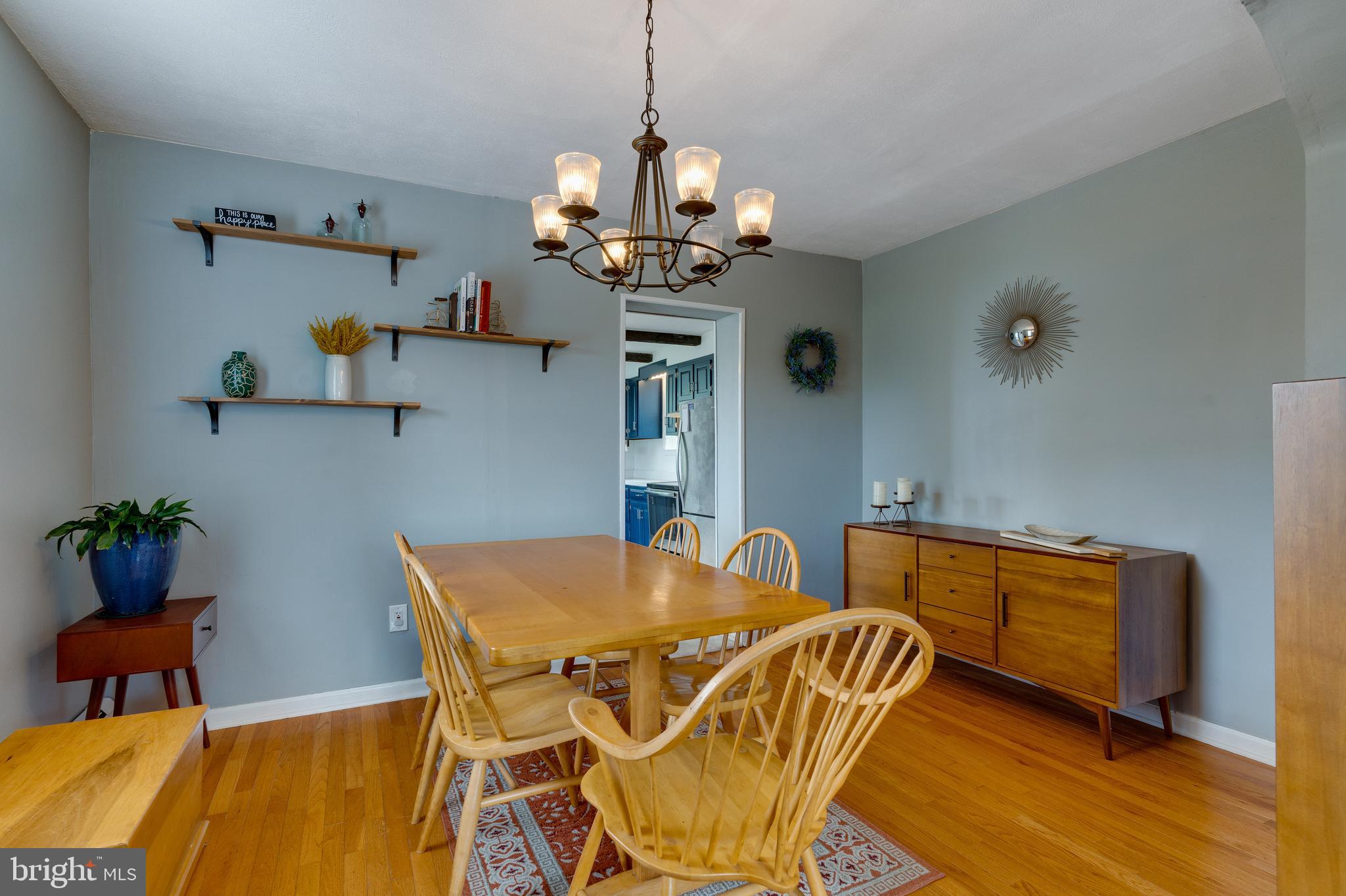 8614 Sagamore Road Philadelphia, PA 19128 - Photo 5 of 20