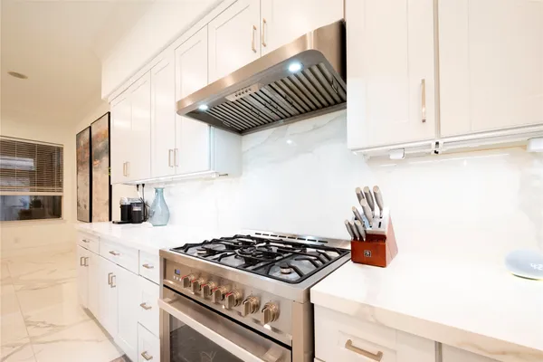 $5,300 | 4744 Post Oak Timber Drive, Unit 39, Houston, TX 77056